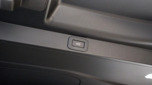 Land Rover Range Rover Image 8