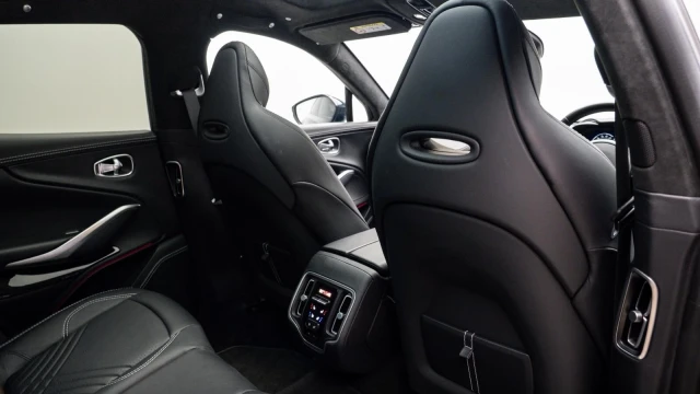 Aston Martin Dbx Image 8