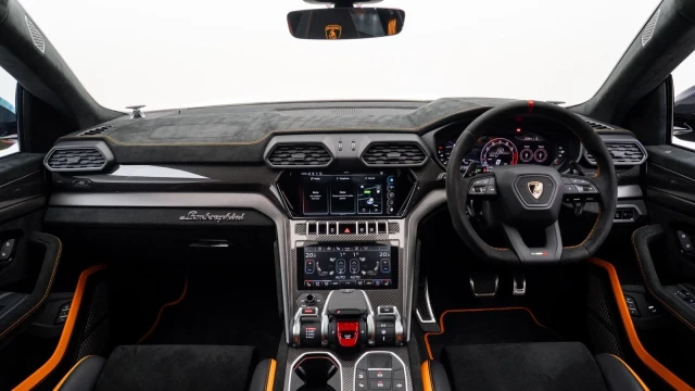 Lamborghini Urus Image 5