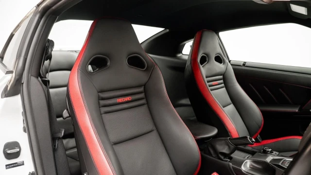 Nissan GT-R Image 6