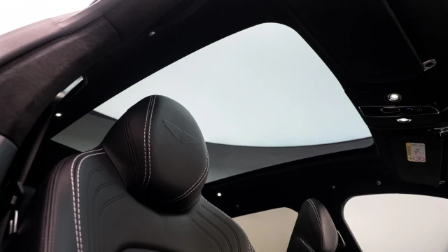 Aston Martin Dbx Image 7
