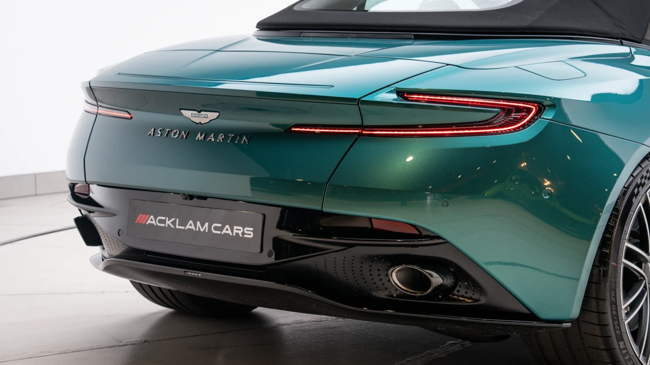 Aston Martin DB12 2026