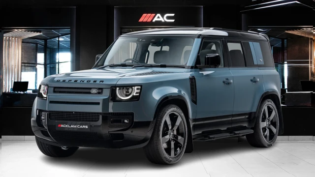 Land Rover Defender Image 1