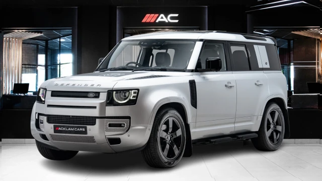 Land Rover Defender Image 1