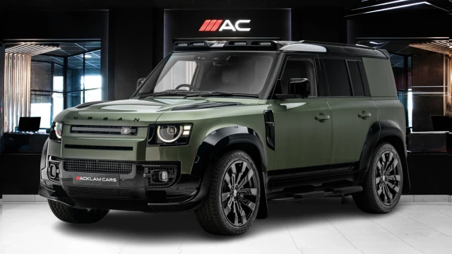 Land Rover Defender Image 1