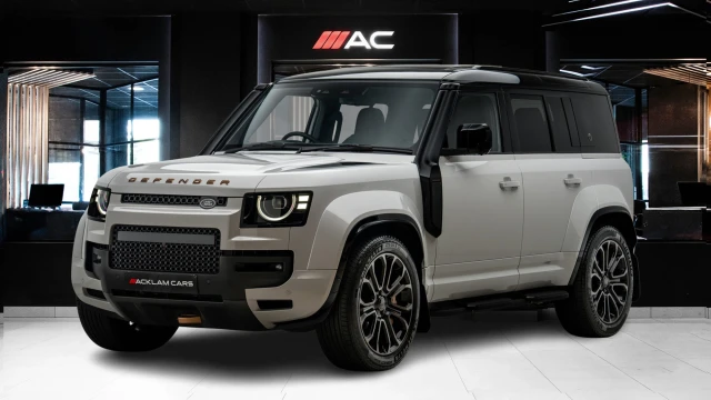 Land Rover Defender Image 1