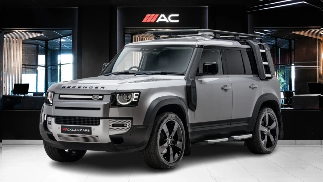 Land Rover Defender Image 1