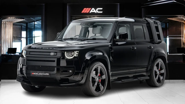 Land Rover Defender Image 1