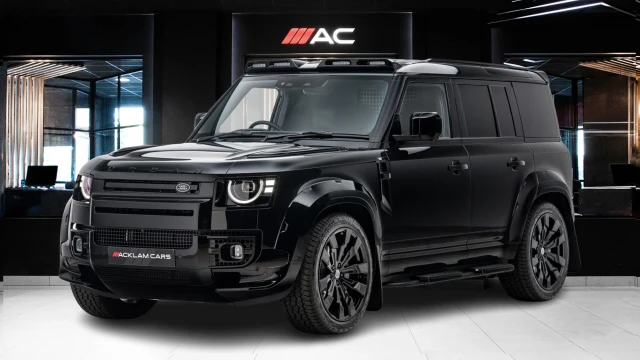 Land Rover Defender Image 1