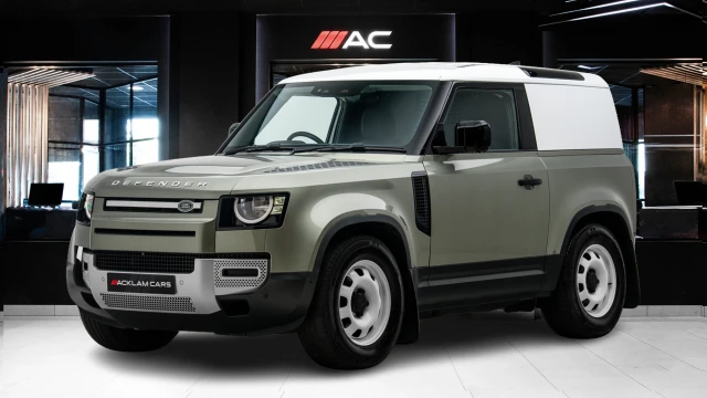 Land Rover Defender Image 1