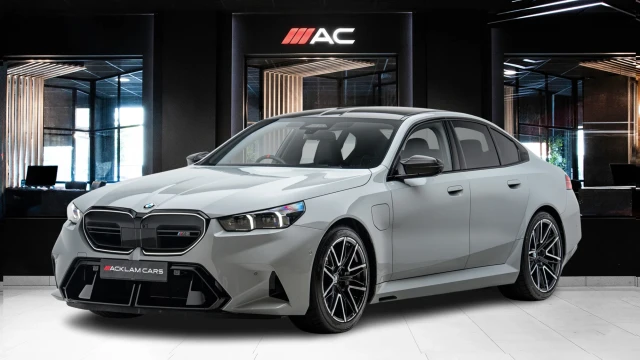 BMW M5 Image 1