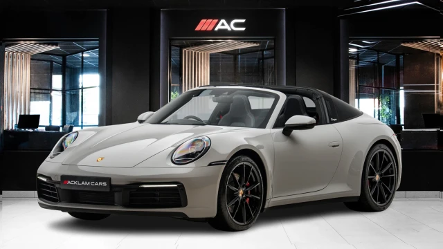 Porsche 911 Image 1