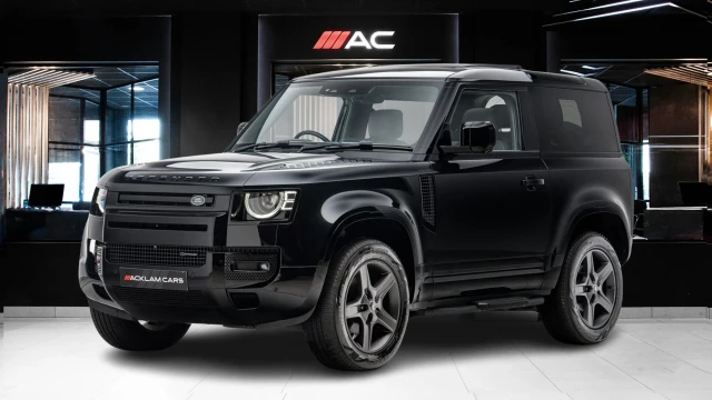 Land Rover Defender Image 1