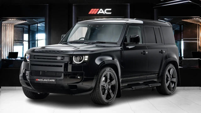 Land Rover Defender Image 1