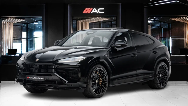 Lamborghini Urus Image 1