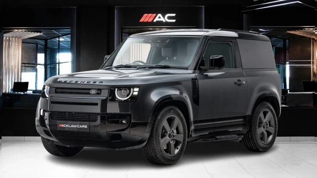 Land Rover Defender Image 1