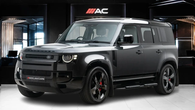 Land Rover Defender Image 1