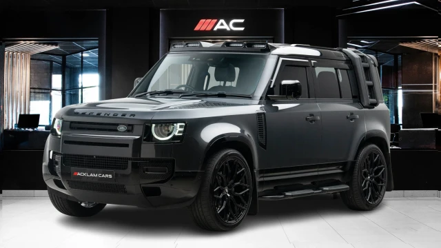 Land Rover Defender Image 1