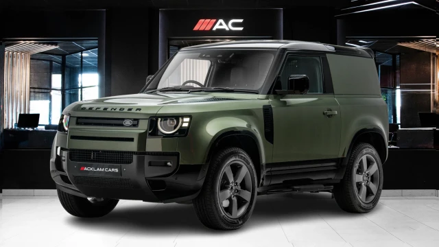 Land Rover Defender Image 1