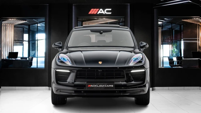 Porsche Macan Image 2