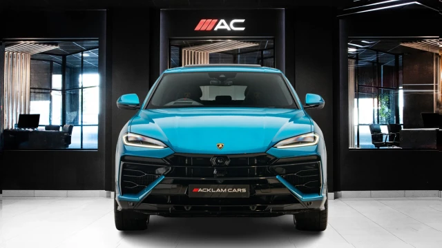 Lamborghini Urus Image 2