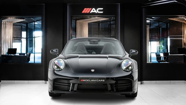 Porsche 911 Image 2