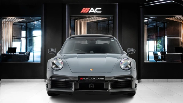 Porsche 911 Image 2