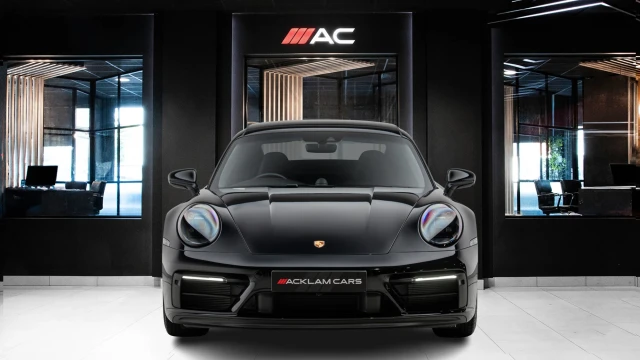 Porsche 911 Image 2