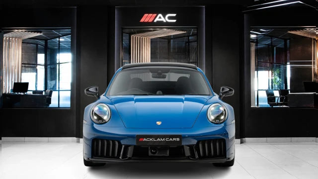 Porsche 911 Image 2
