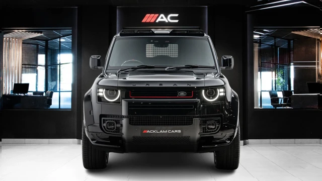 Land Rover Defender Image 2