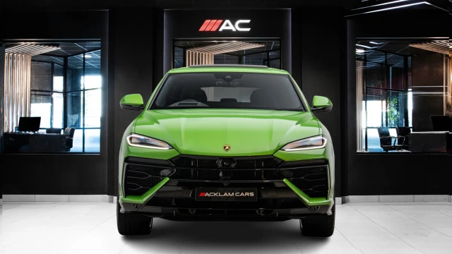 Lamborghini Urus Image 2