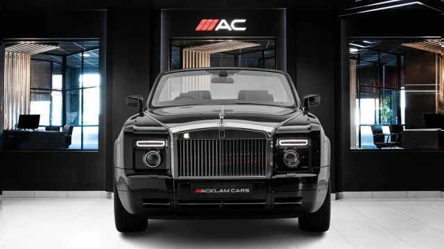 Rolls-Royce Phantom Image 2