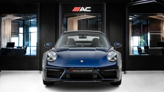Porsche 911 Image 2