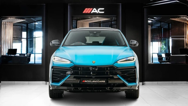 Lamborghini Urus Image 2