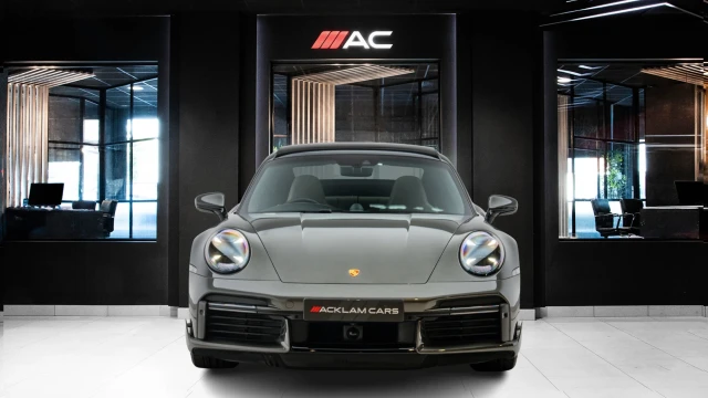 Porsche 911 Image 2