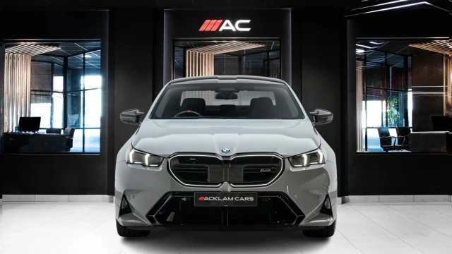 BMW M5 Image 2
