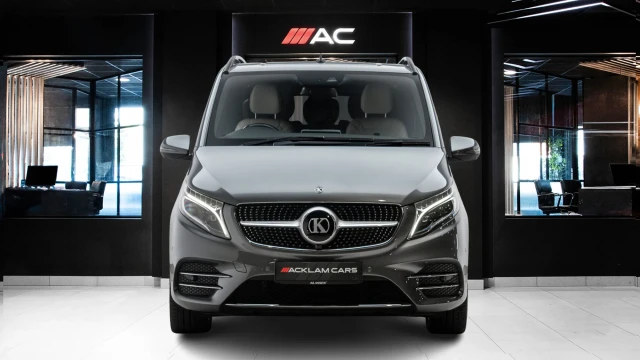 Mercedes-Benz Image 2