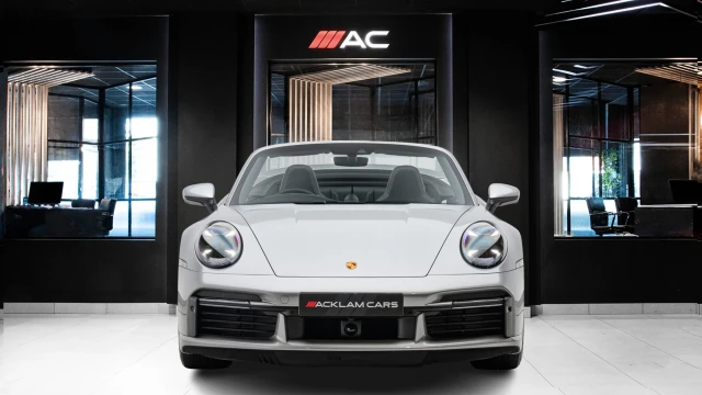 Porsche 911 Image 2