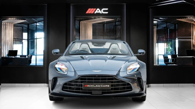 Aston Martin Vantage Image 2