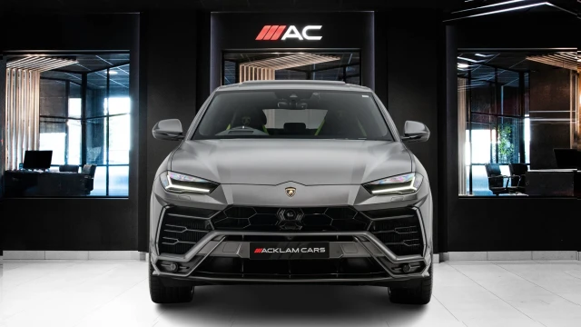 Lamborghini Urus Image 2