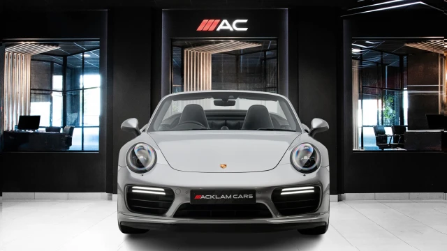 Porsche 911 Image 2