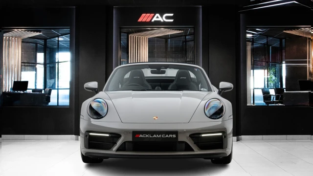 Porsche 911 Image 2