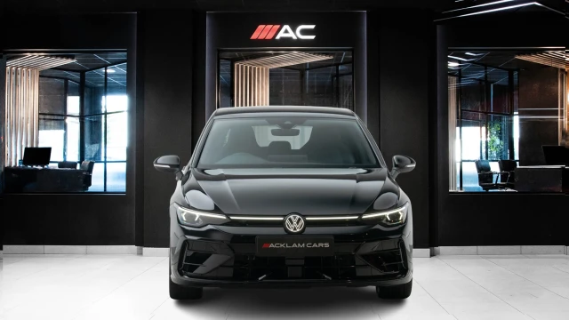 Volkswagen Golf Image 2