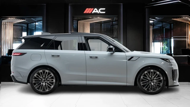Land Rover Range Rover Sport Image 3