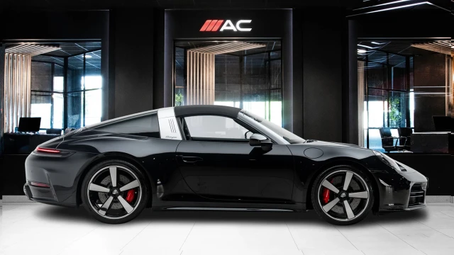 Porsche 911 Image 4