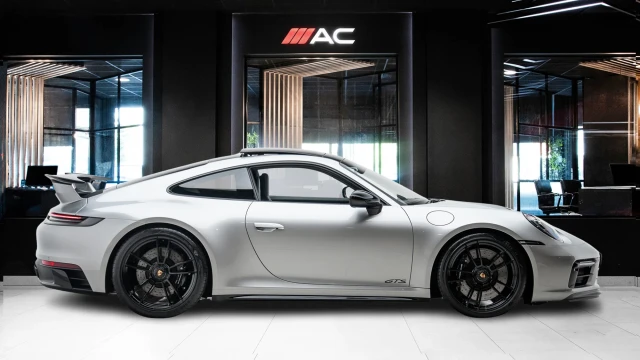 Porsche 911 Image 3
