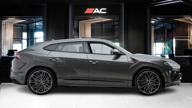 Lamborghini Urus Image 3