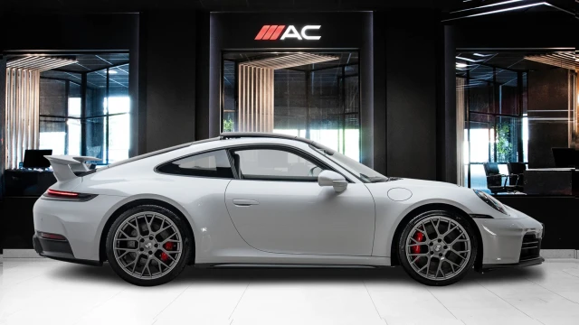 Porsche 911 Image 3