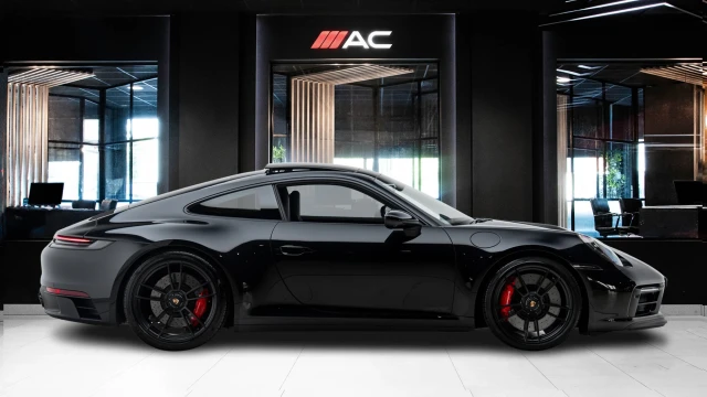 Porsche 911 Image 3