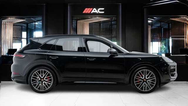 Porsche Cayenne Image 3